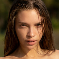 Алина Би Голе