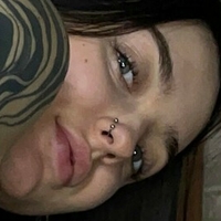 Арија Тетовирана Девојка Голе