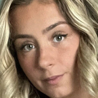 Хејли Путман Голе