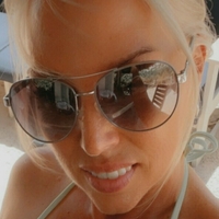 Џени Џиззиксикс Голе