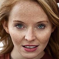 Михаела Лонгден Голе
