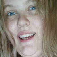 Оливија Блунт Голе