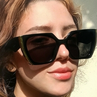 Рејвен Мур Голе