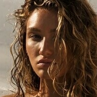 Рајли Расел Голе